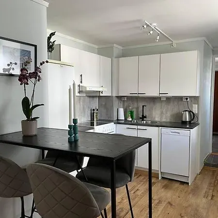 Cozy Ground Floor Apartment Tromso Exterior photo