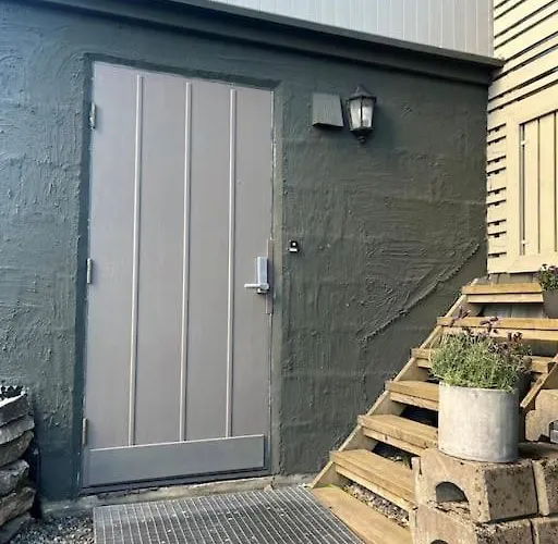 Cozy Ground Floor Apartment